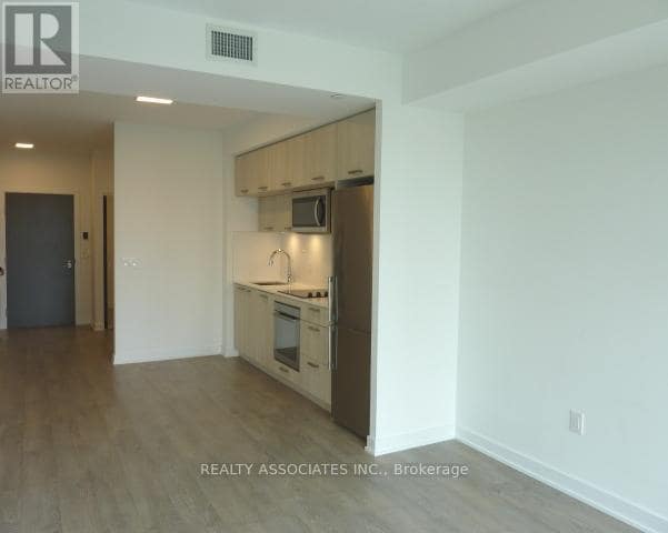 Building Photo - 50 McCaul St