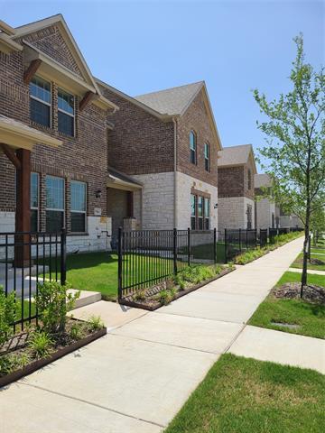 Foto del edificio - 6820 Meadow Crest Dr