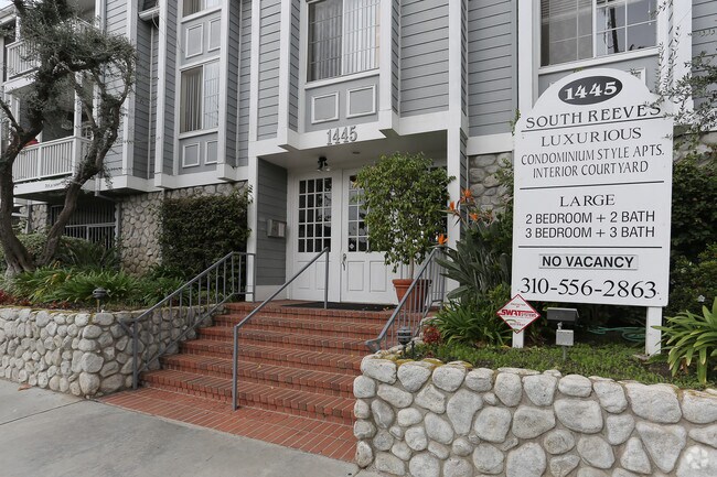Foto del edificio - Reeves Street Apartments