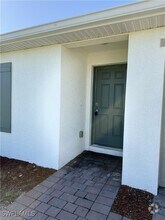 Building Photo - 1814 NE 40th Ln