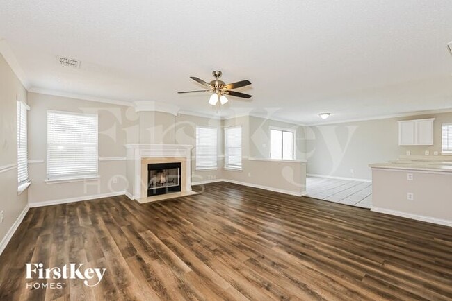 Building Photo - 301 Sunset Oaks Dr