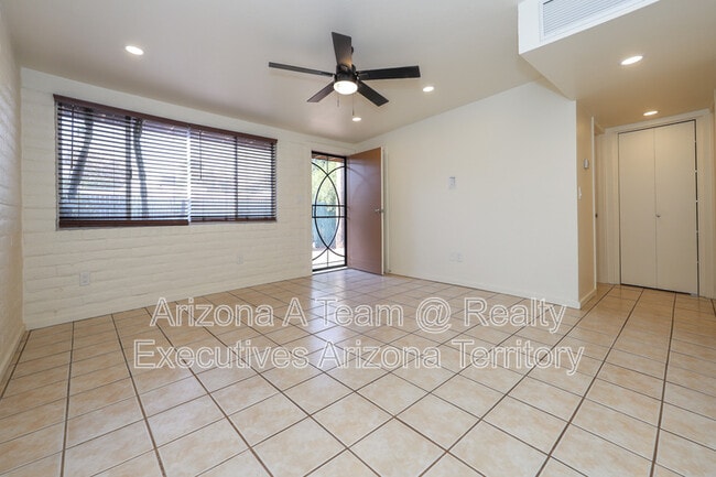 Foto del edificio - 5650 E Pima St