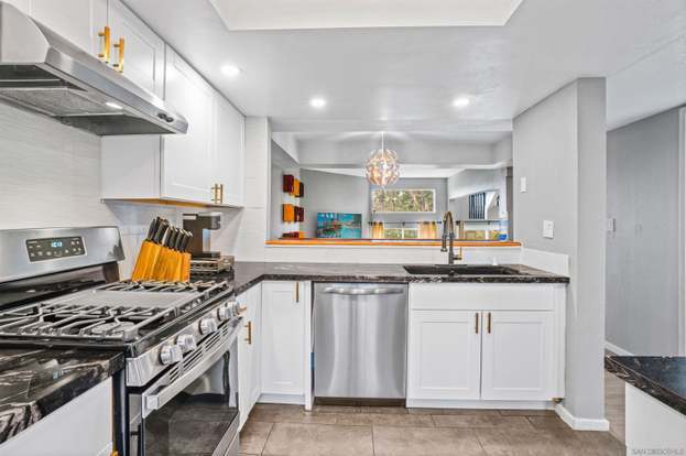 Foto del edificio - 8832 Spring Canyon Dr