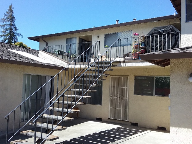 Building Photo - 651 Belladonna Ct