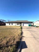 Building Photo - 218 Ave F