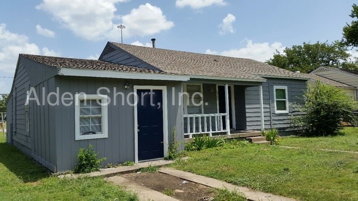 Primary Photo - 2846 S Llewellyn Ave