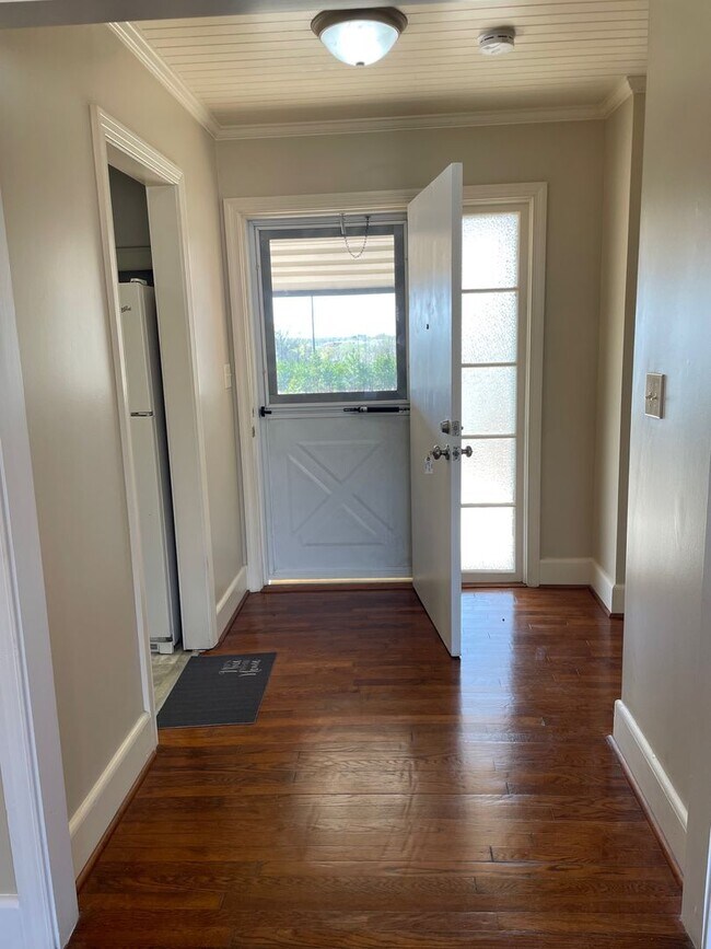 Building Photo - 3 BED, 1 BATH HOME LOCATED IN ASHEBORO!