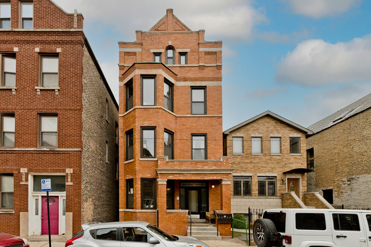 Primary Photo - 837 W 33rd Pl
