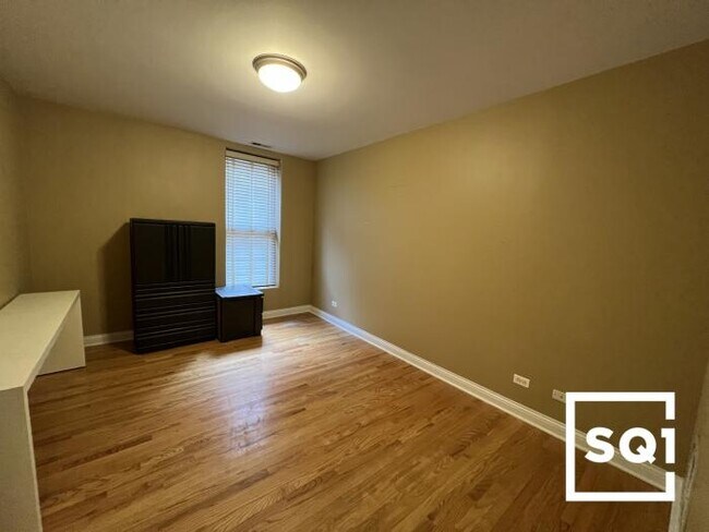 Foto del edificio - 2 bedroom in Chicago IL 60613