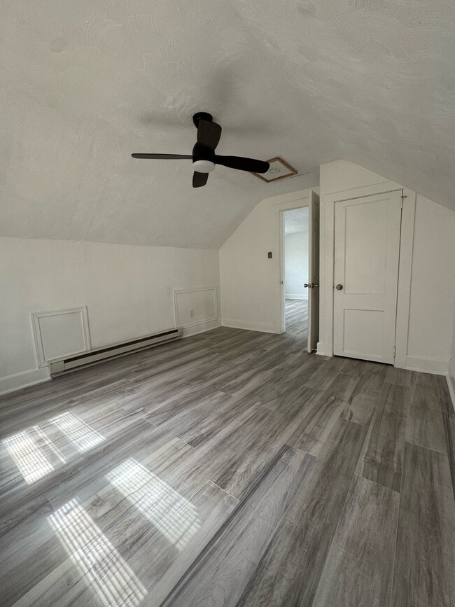 Building Photo - 1316 Maple Ave