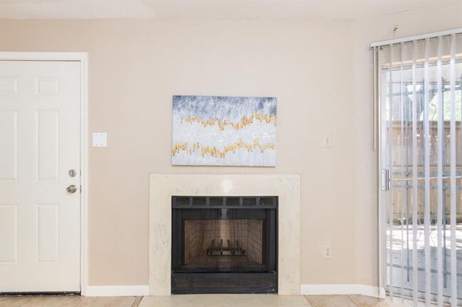 Building Photo - 10835 Braes Bend Dr