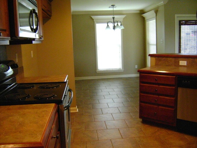 Building Photo - 106 Soaring Cove