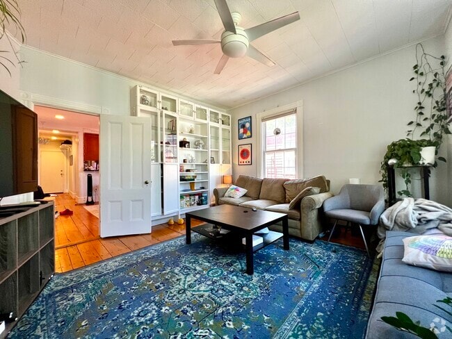 Building Photo - 184 Otis St