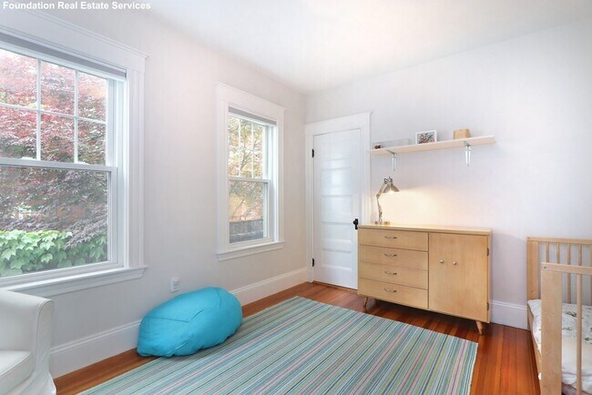 Foto del edificio - 47 Teele Ave