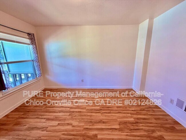 Foto del edificio - 1530 Bridge St