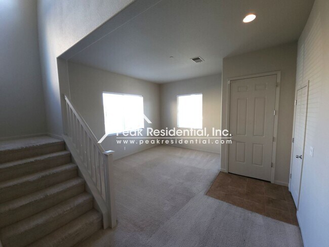 Foto del edificio - 5 br, 3 bath House - 9746 Clemenza Way