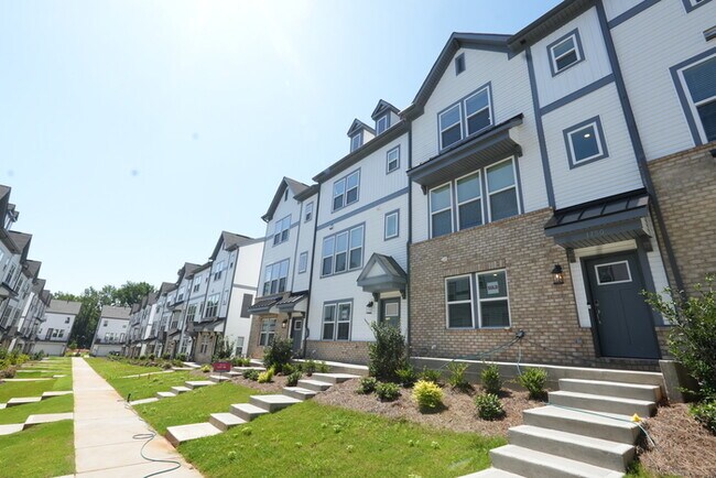 Foto del edificio - A charming house with 3 beds and 3 bath