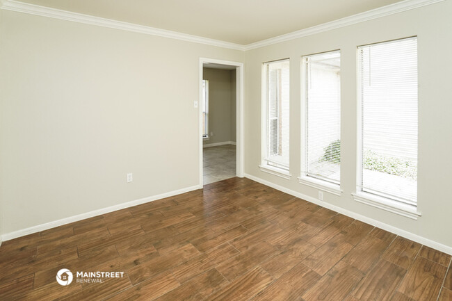 Foto del edificio - 5911 Pincay Oaks St