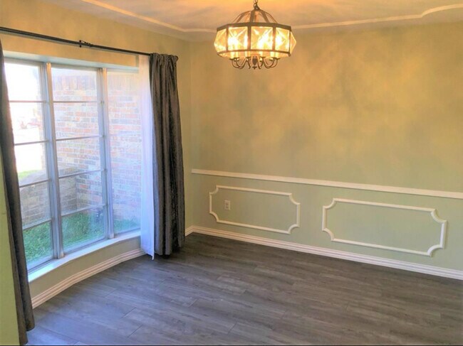 Foto del edificio - 901 Forest Trail Ct