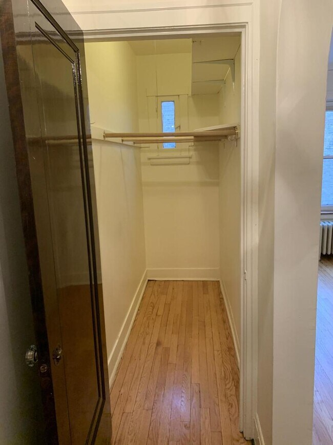 Foto del edificio - 1434 W Thome Ave