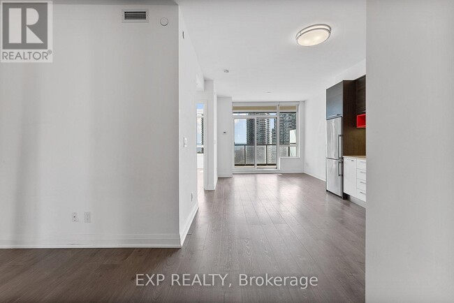 Building Photo - 36 Park Lawn Rd