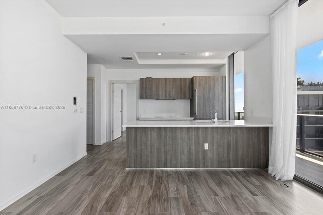 Building Photo - 801 S Miami Ave