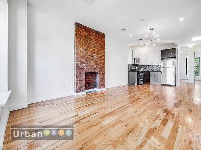 Building Photo - 633 Willoughby Ave
