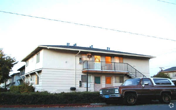 Building Photo - 1676 Ontario Dr