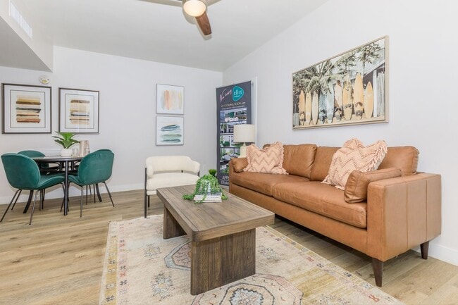 Interior Photo - Ellis Midtown