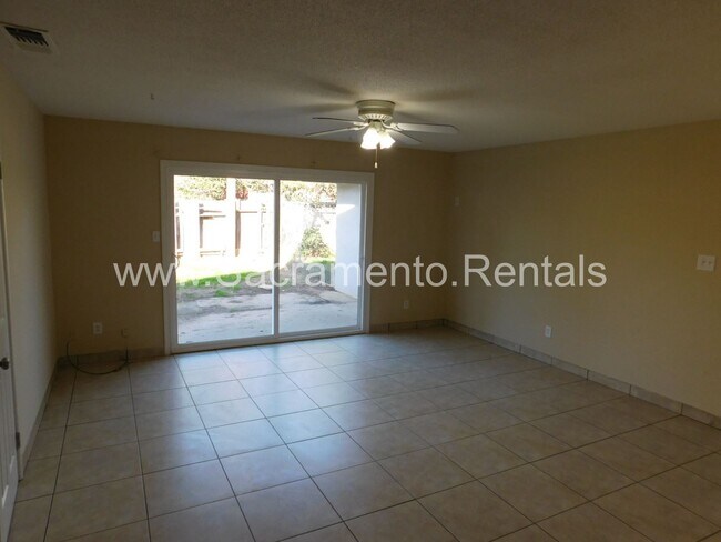Foto del edificio - 2 br, 1 bath House - 9837 Lincoln Village Dr