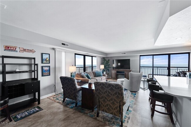 Foto del edificio - 12550 Lake Ave