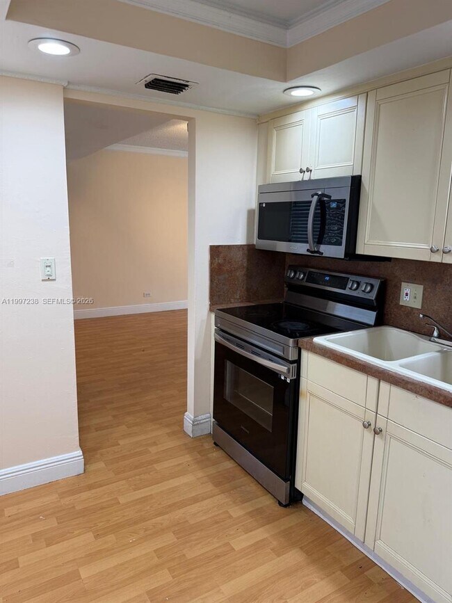 Foto del edificio - 447 NE 195th St