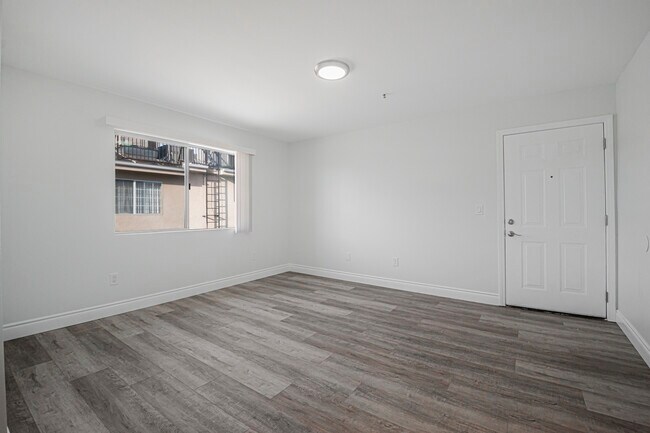 Foto del edificio - 6853 Agnes Ave