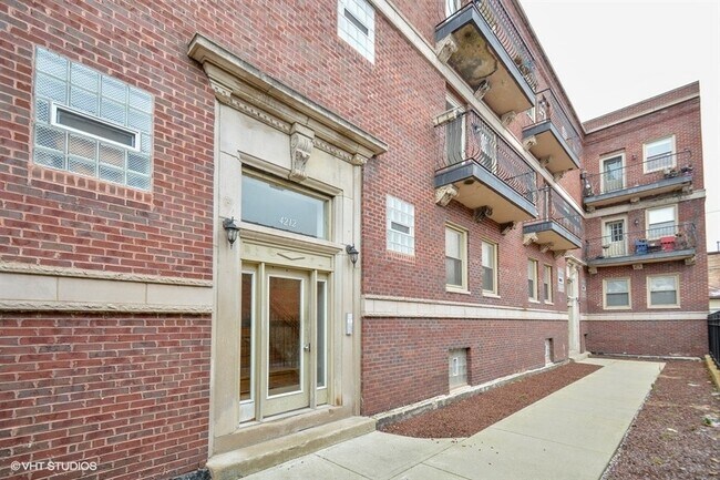 Building Photo - 4212 S King Dr