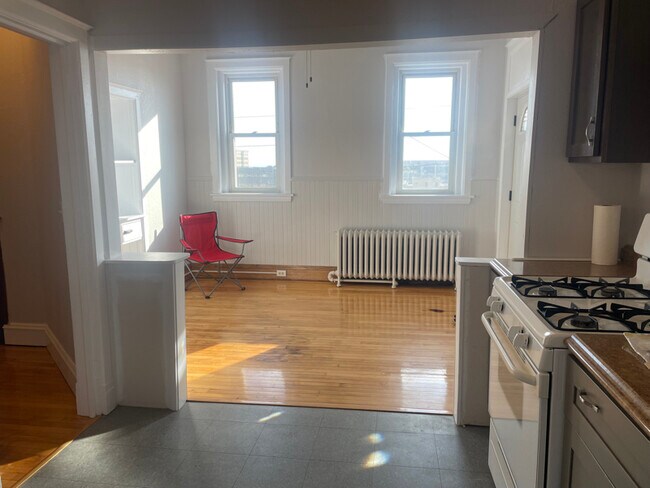 Foto del edificio - 317 1/2 N 4th Ave W