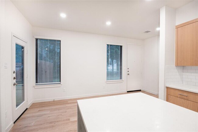 Building Photo - 2521 Appian Wy