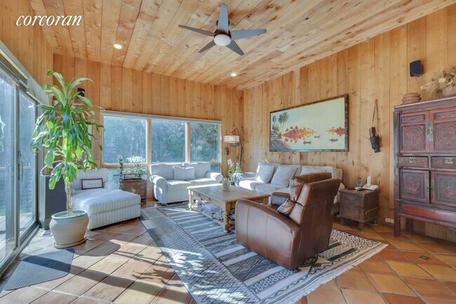 Building Photo - 1 Spread Oak Ln