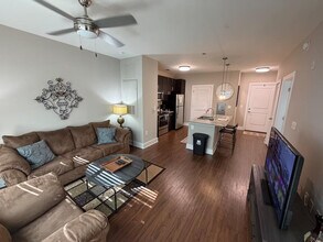 Building Photo - 4735 Sharon Rd