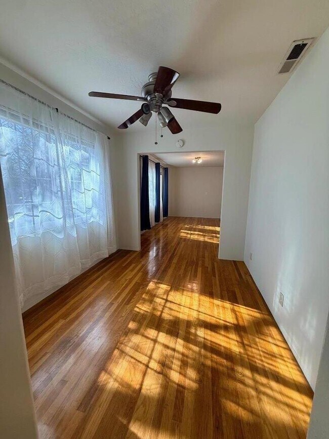 Foto del edificio - 666 Hope St