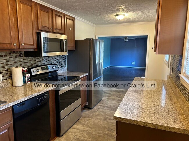 Building Photo - Pine Acres- Carlos Avenue
