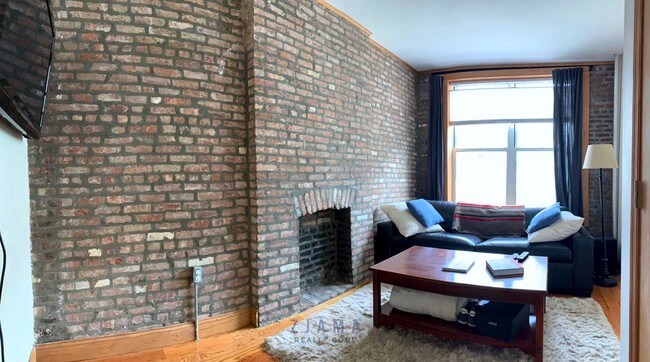 Building Photo - 326 21st St