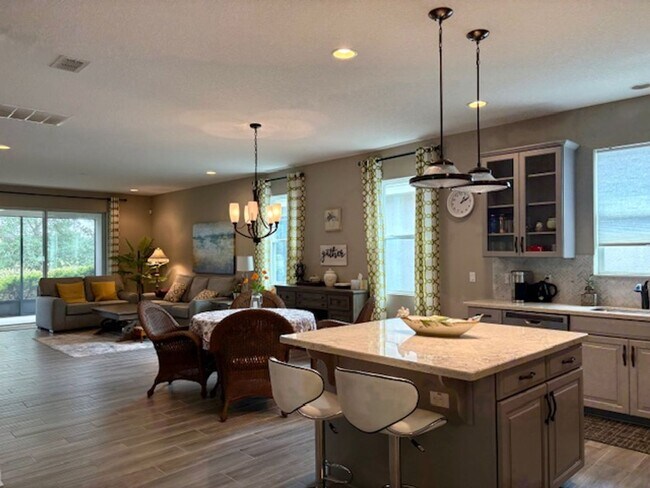 Foto del edificio - Gorgeous 3-bedroom Model Home in 55+ Commu...