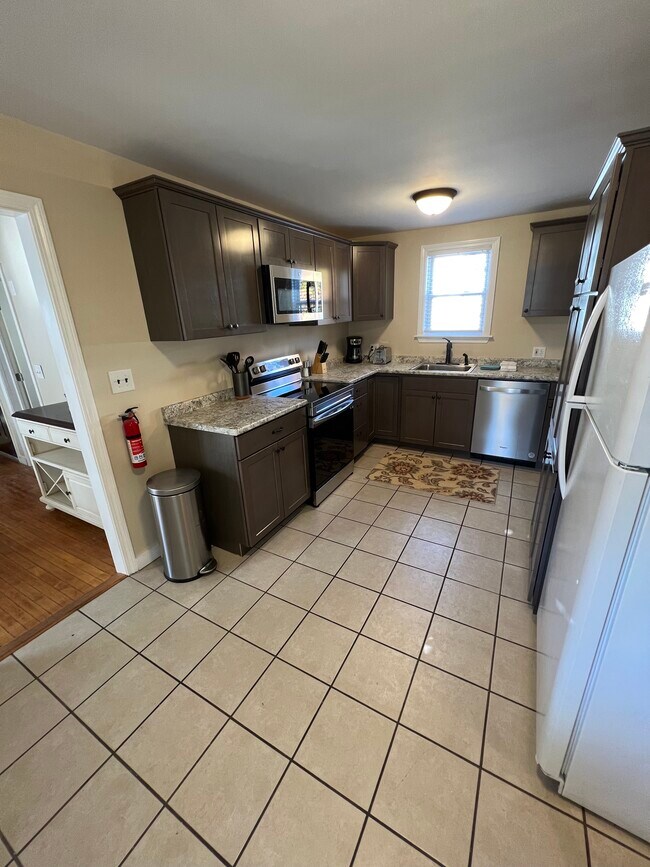 Foto del edificio - 329 Turner St