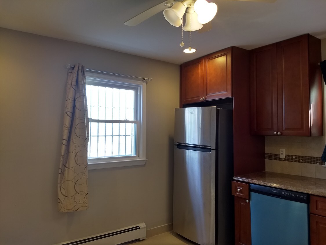 Kitchen-left - 63 Oxford Pl