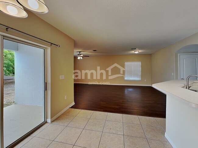 Foto del edificio - 15422 Peach Stone Pl