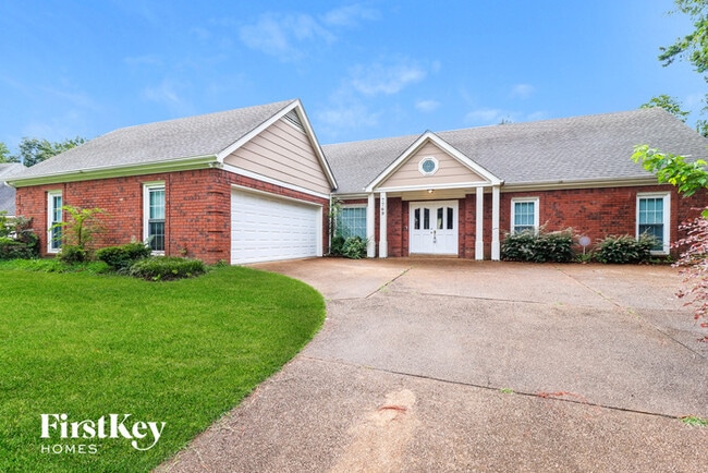 Foto del edificio - 7769 Hawkcrest Dr