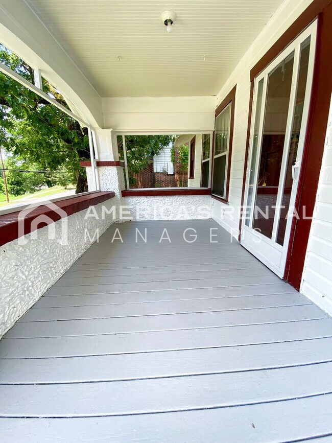 Building Photo - 731 81st St S