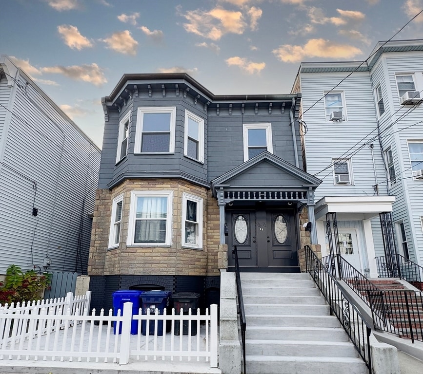 Primary Photo - 71 W Eagle St