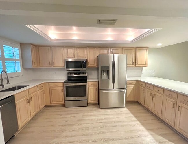 Building Photo - 6660 Ilex Cir