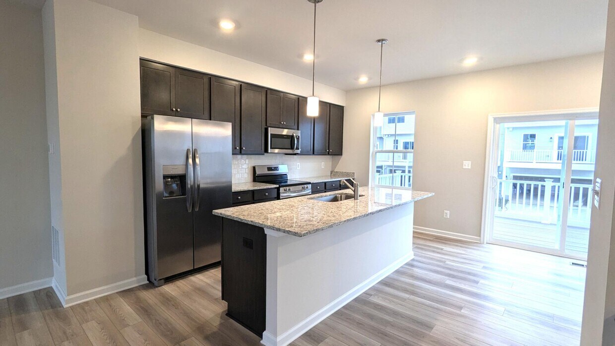 Foto principal - 1327 Cedar Vly Rd